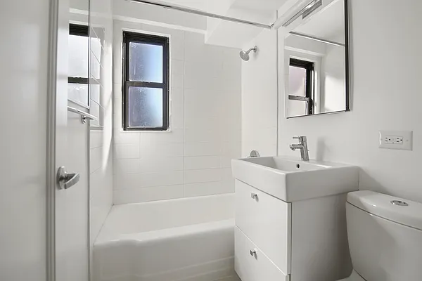 Rented by Stonehenge NYC LLC | media 8