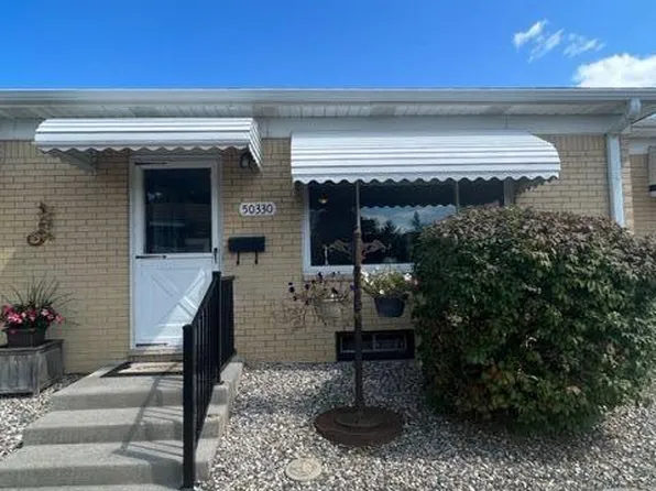 50330 Helfer Blvd #4, Wixom, MI 48393