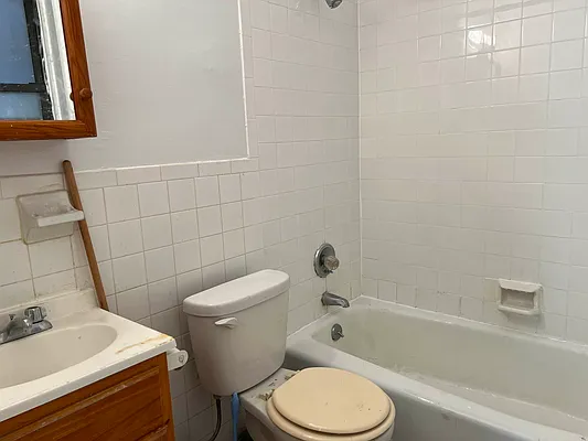 Rented by Premier One Realty LLC | media 4