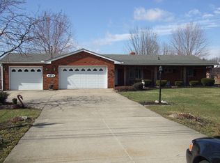 4012 Abbe Rd, Sheffield Village, OH 44054