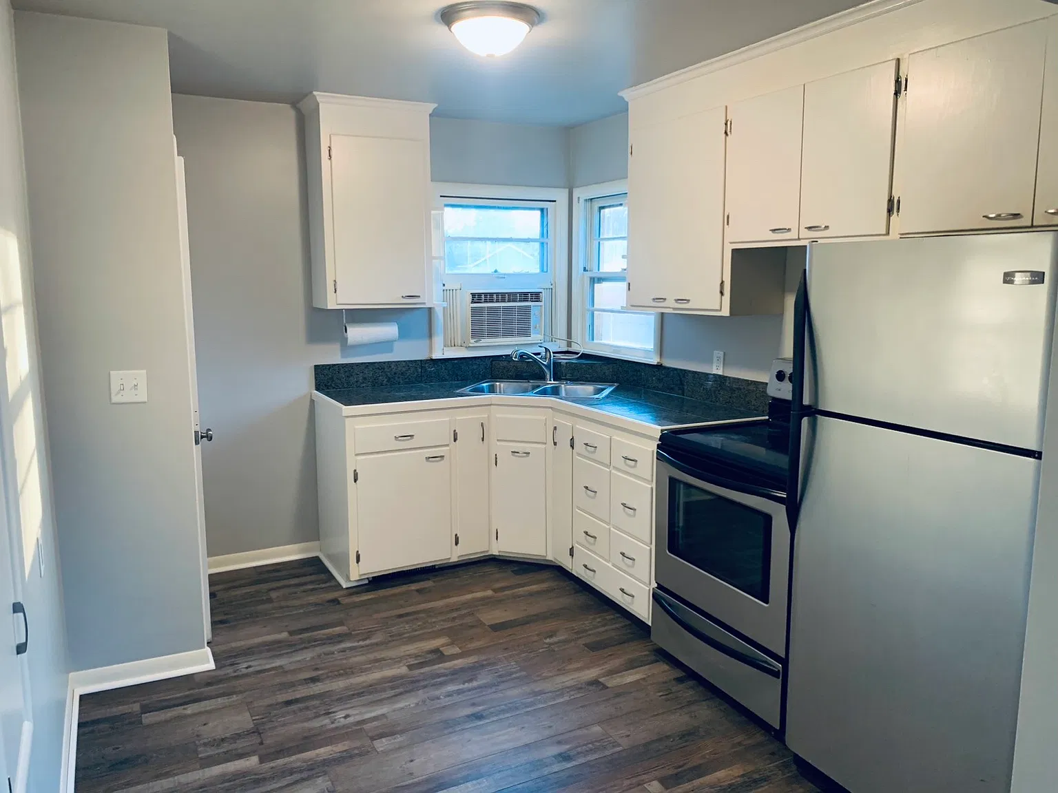 406 Dudrey Ct — Photo 3