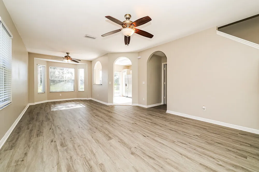 4 bed, 2.0 bath, 1754 sqft, $2,315 — Photo 4