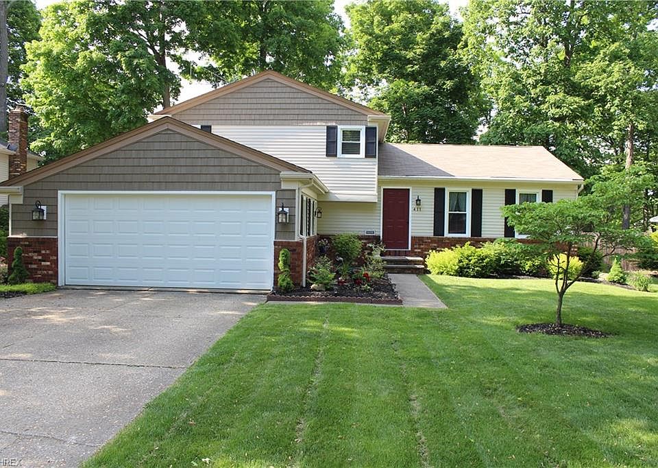 1st image of 411 Woodlake Dr