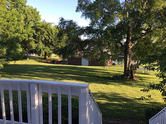 4th image of 1500 Bunbury Dr