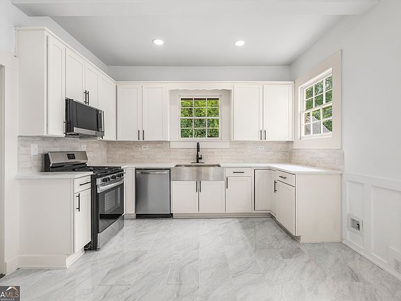 4th image of 15 29th St