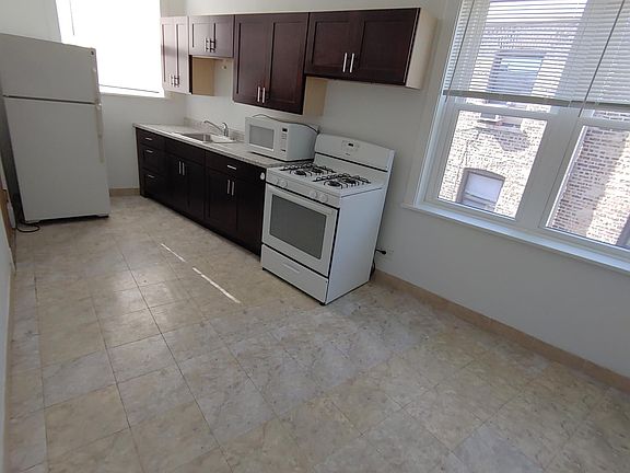 4th image of 1709 W North Shore Ave APT 3