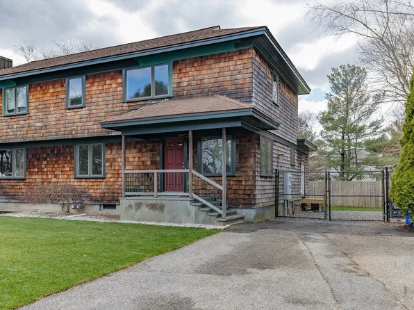 39 Neillian St #39, Bedford, MA 01730