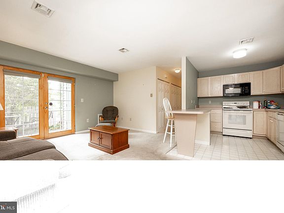 2nd image of 801 Horseshoe Dr #801