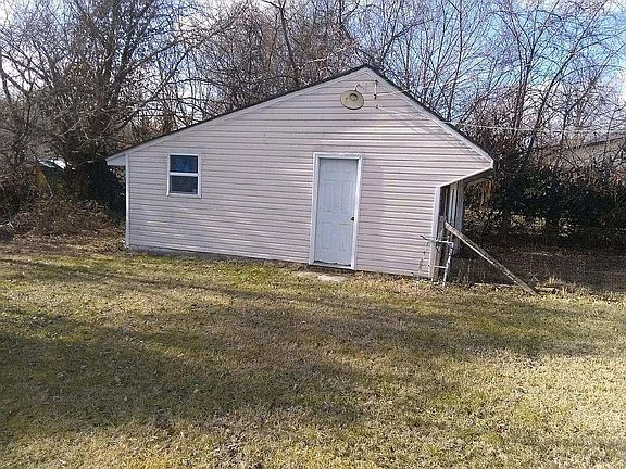 5th image of 609 W Saint Louis St