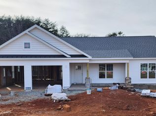 245 Windsor Castle Dr, Moneta, VA 24121