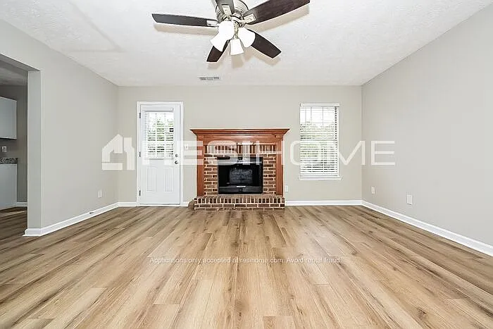 5949 Creekside Dr — Photo 5