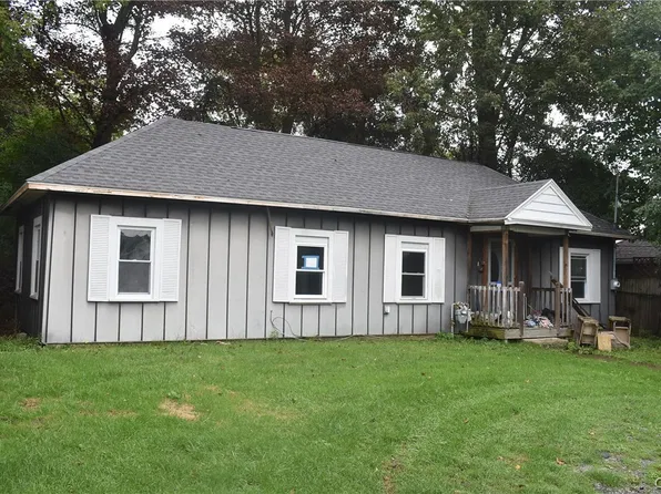 1 Near Pl, Auburn, NY 13021