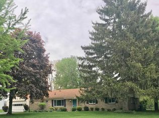 8352 Galloway Dr, Lambertville, MI 48144