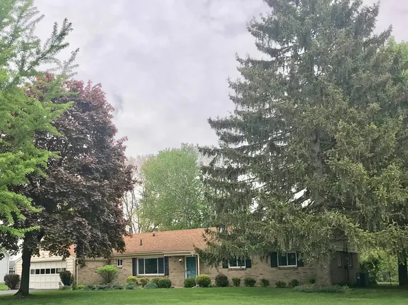 8352 Galloway Dr, Lambertville, MI 48144