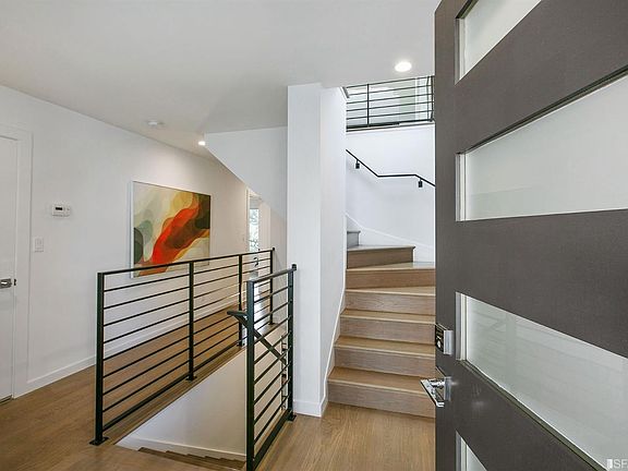 4th image of 227 Panorama Dr