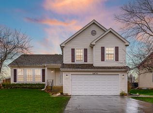 1670 Stockton Ln, Crystal Lake, IL 60014