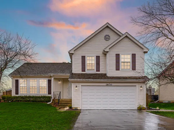 1670 Stockton Ln, Crystal Lake, IL 60014