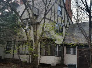 11617 Grosvenor Ln, Richmond Hill, NY 11418