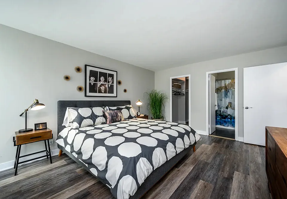 5600-01 N Sheridan Rd #2F