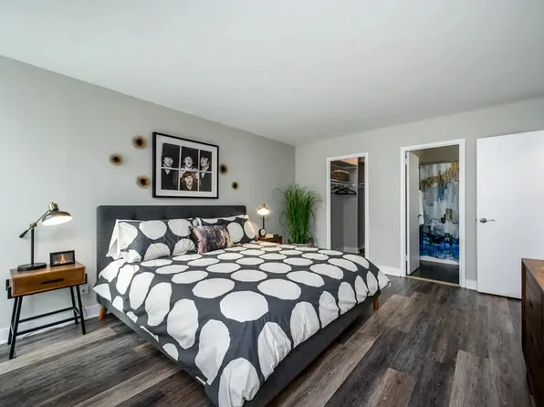 5600-01 N Sheridan Rd, Chicago, IL