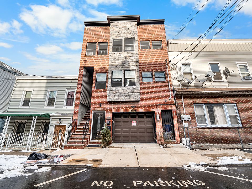1st image of 132 Hopkins Ave Floor 2
