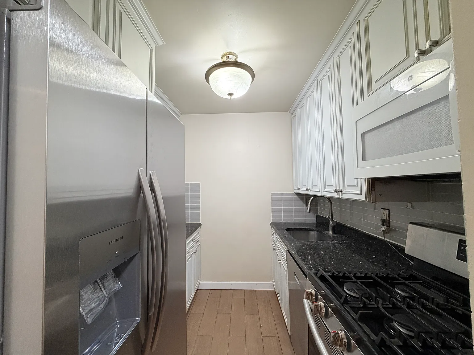 3 bed, $3,532 — Photo 4