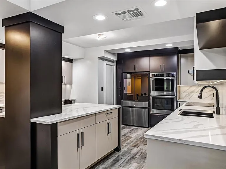 7550 Hinson St — Photo 5