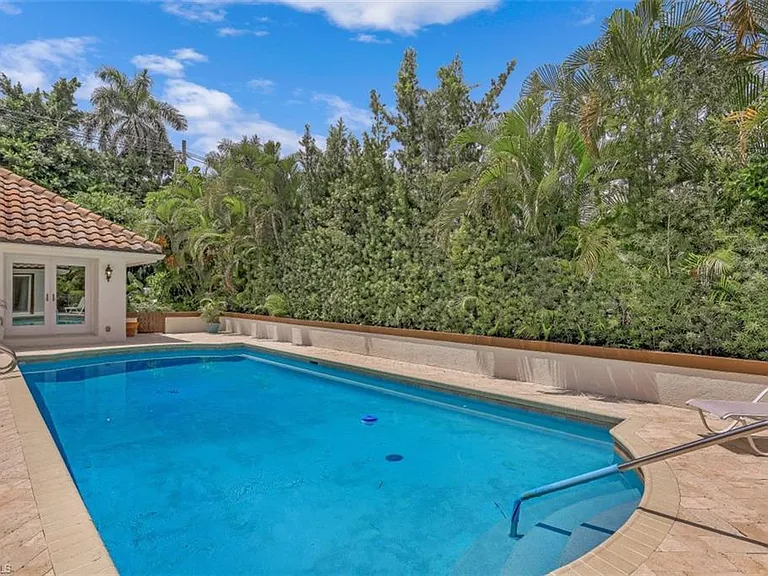 655 Galleon Dr — Photo 26