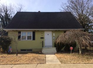 322 Kossuth St, Riverside, NJ 08075
