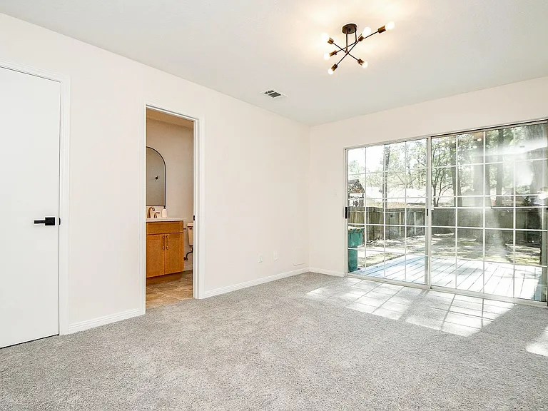 21 Edgewood Forest Ct — Photo 18