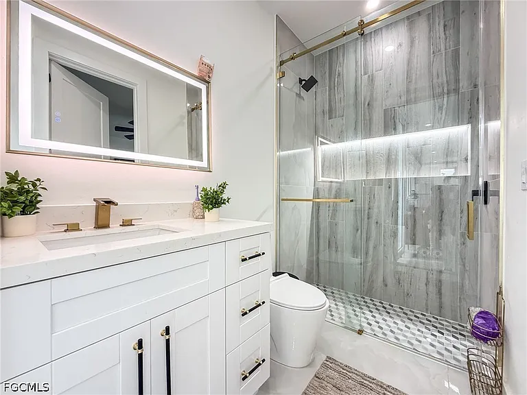 4704 Karen Ave S — Photo 23