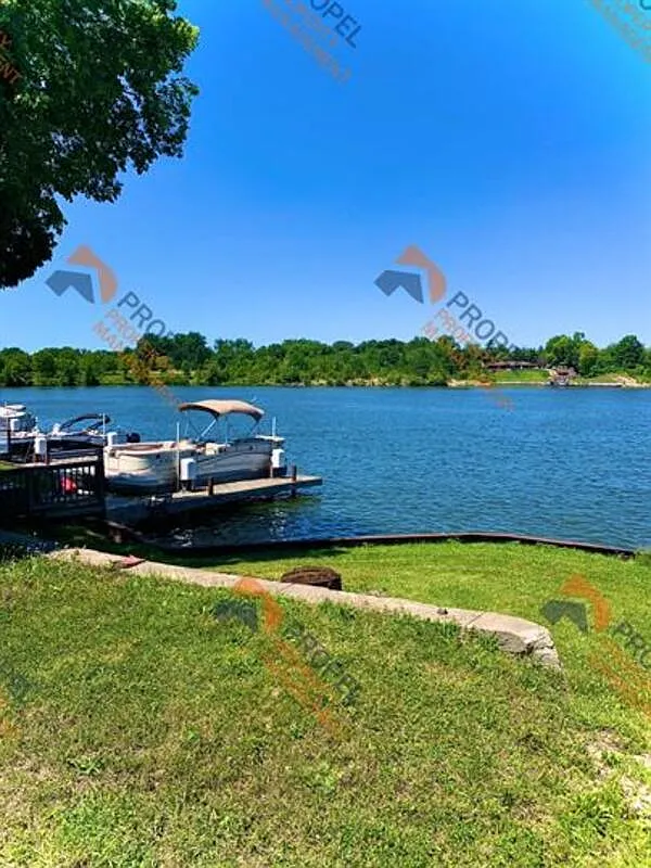 2 bed, 1.0 bath, 820 sqft, $1,050 — Photo 3
