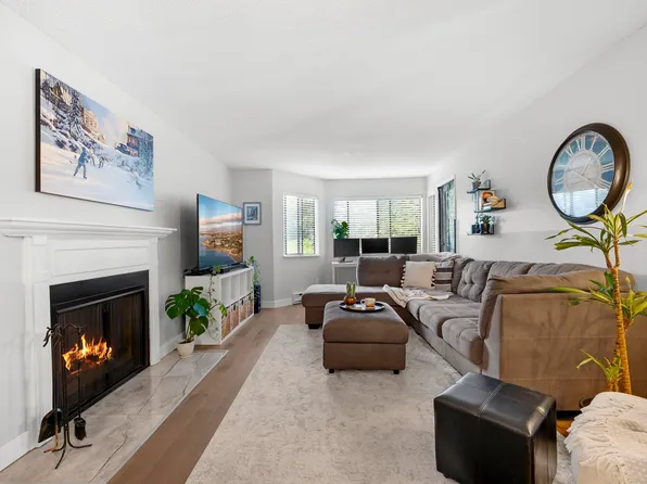 9620 Manchester Dr #113, Burnaby, BC V3N 4R2