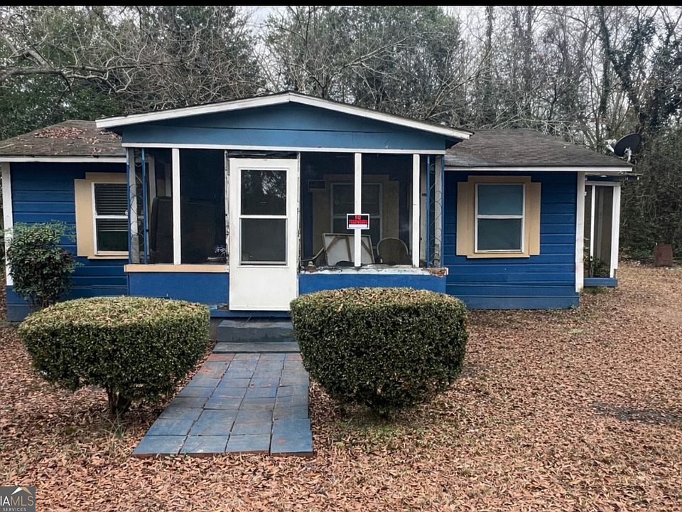 1st image of 302 Cotton Ave