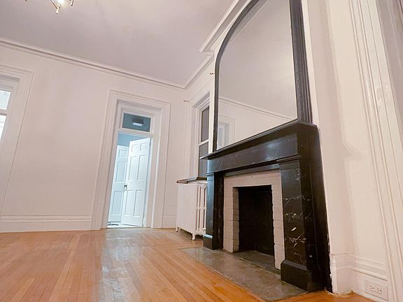 2nd image of 304 Washington Ave APT 3