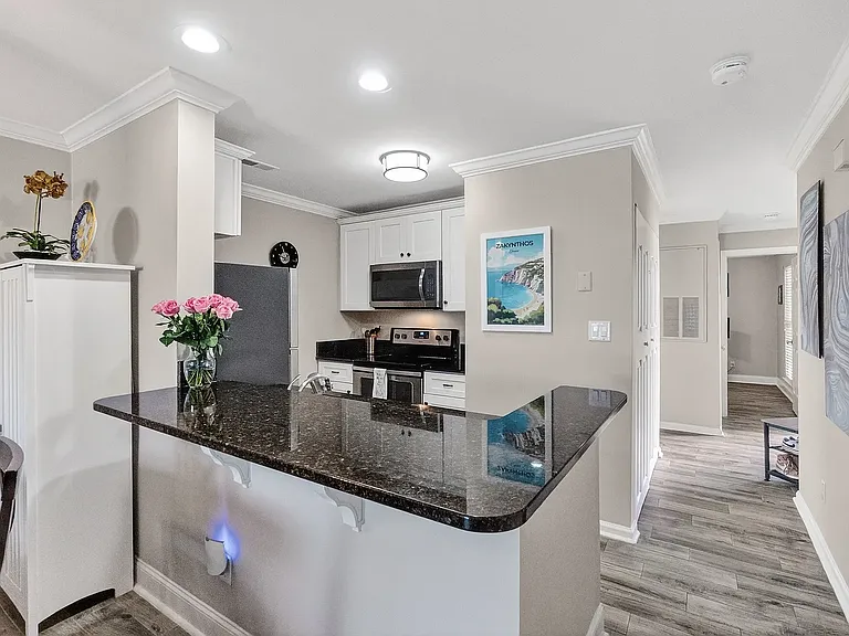 18695 Vineyard Point Ln — Photo 9