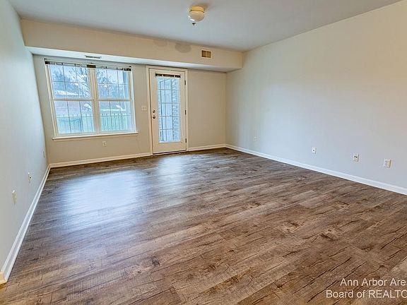 3rd image of 2219 S Main St