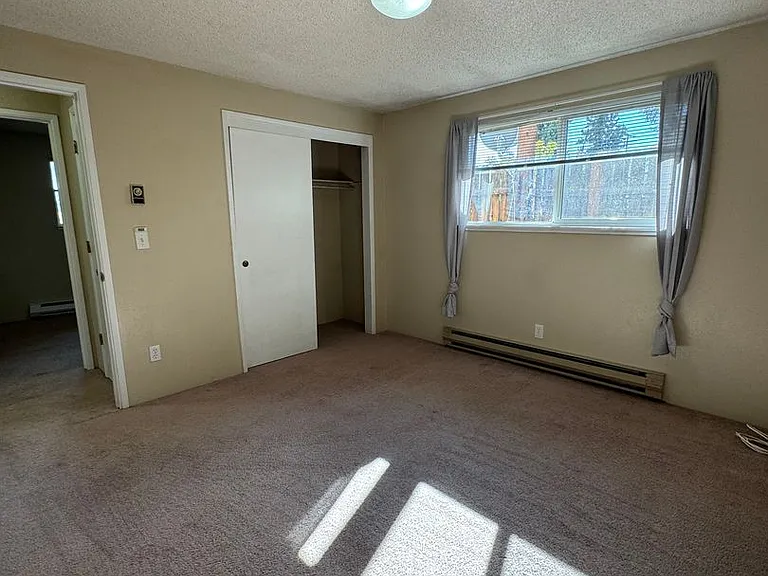 1827 Worden Ave — Photo 16