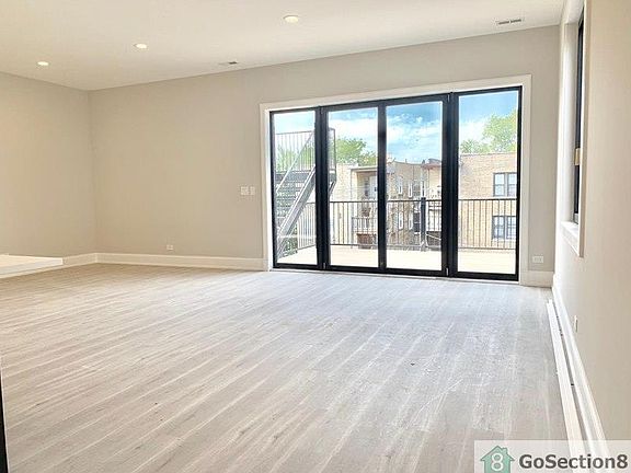3rd image of 6126 N Mozart St #1F