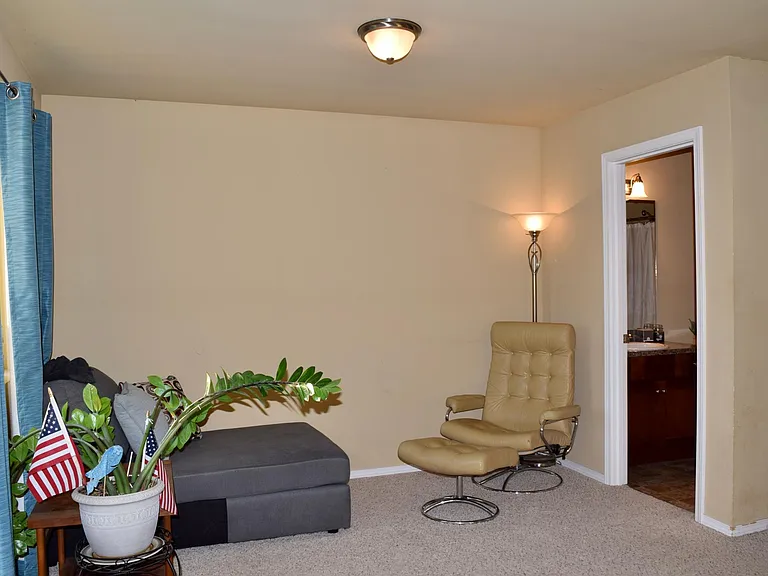 622 Shirehill St — Photo 21