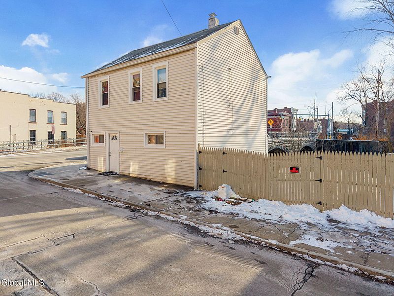 2nd image of 52 Ida Street