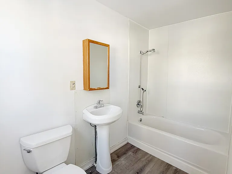 8 Ann St #2F — Photo 2