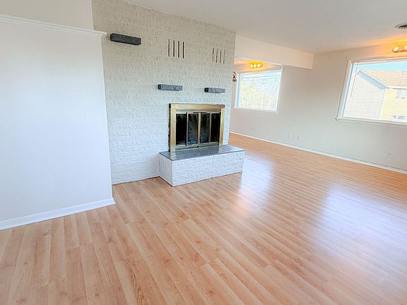 4th image of 1739 N Main St #845FFBDE2
