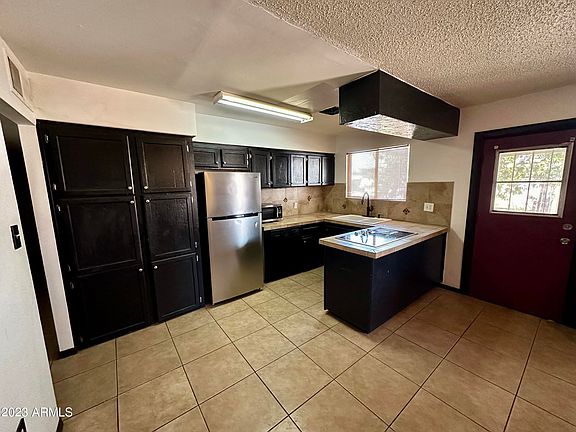 2nd image of 6120 W PINCHOT Avenue