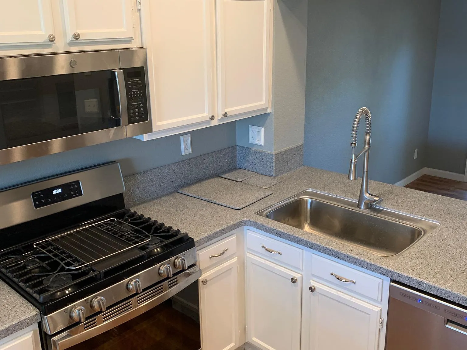 2831 Purvis Ave — Photo 2