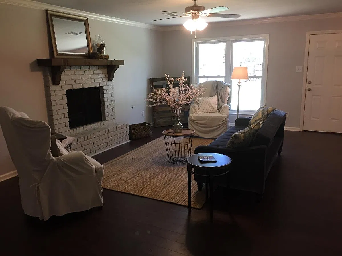 3 bed, 1954 sqft, $1,900 — Photo 3