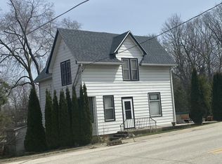 1810 Washington AVENUE, Cedarburg, WI 53012