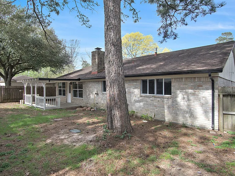 2410 Rolling Glen Dr — Photo 20