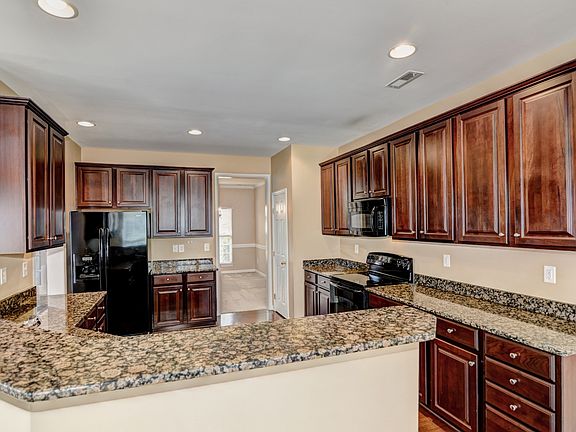 5th image of 2591 Holly Oak Ln