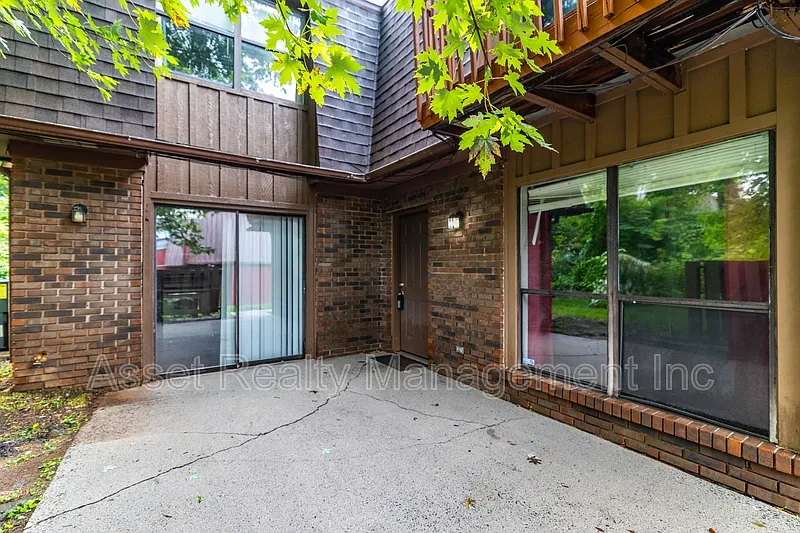 2 bed, 1.5 bath, 1500 sqft, $1,495 — Photo 3